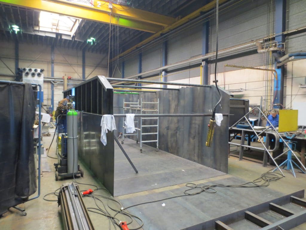 Bakken en tanks projecten dit is een Stortbak CMF door Velmon mpc 
