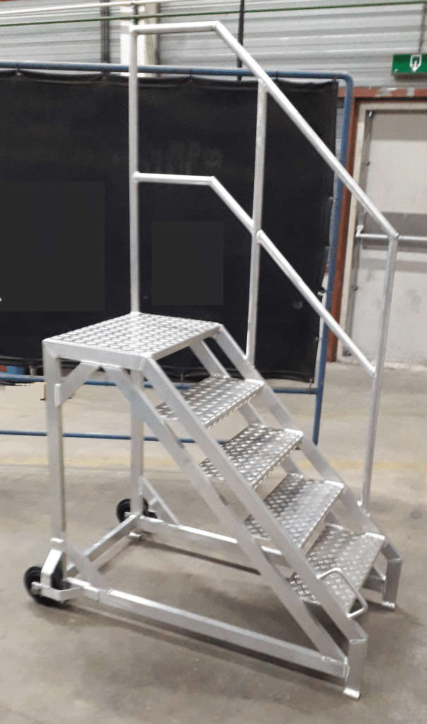 vliegtuig trappen project constructiewerk door Velmon MPC